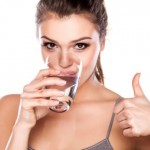 Здравословно ли е прекомерното пиене на вода? Отговорът тук: